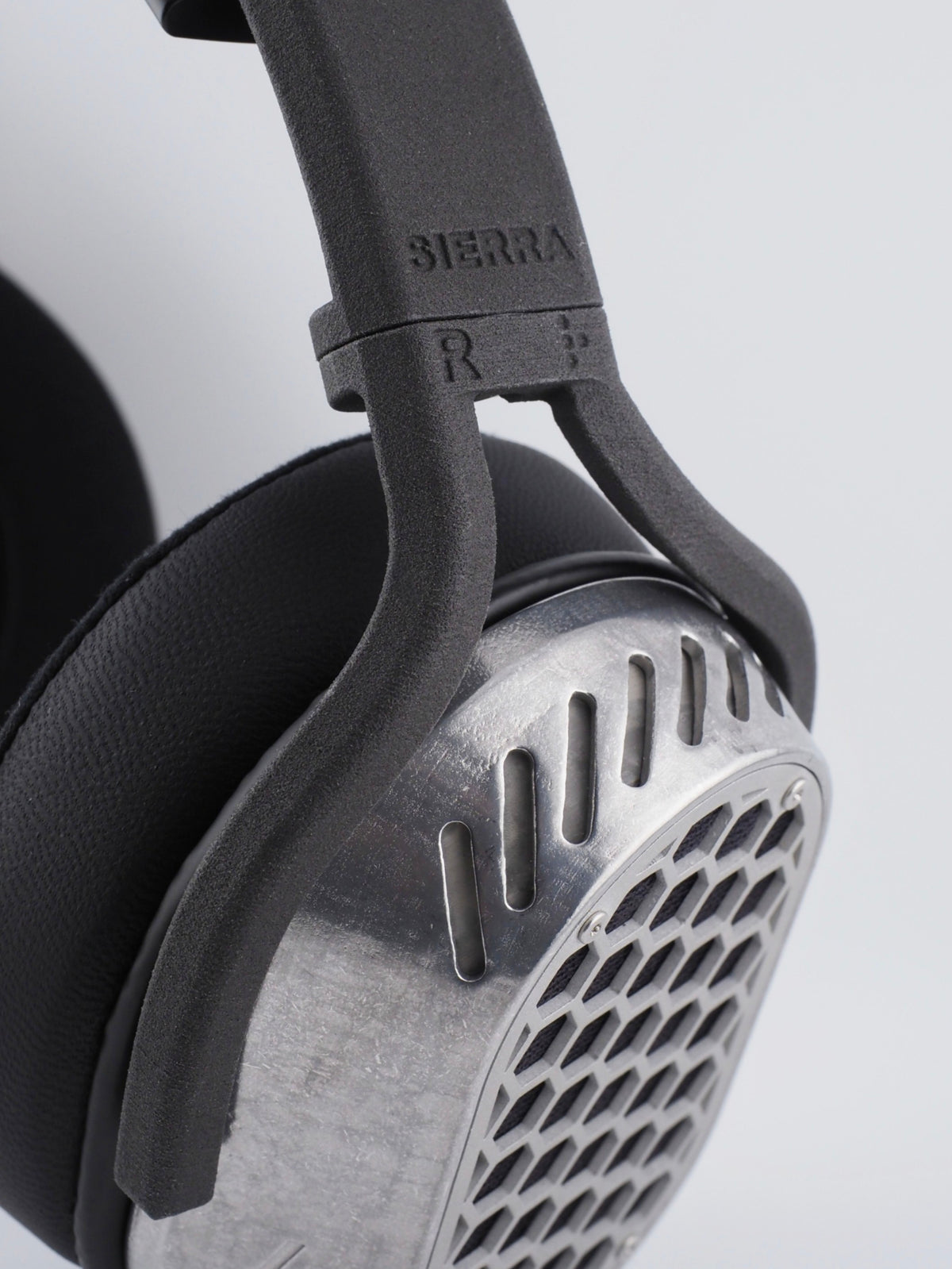 Auribus Acoustics - Sierra Aluminum - The Source AV