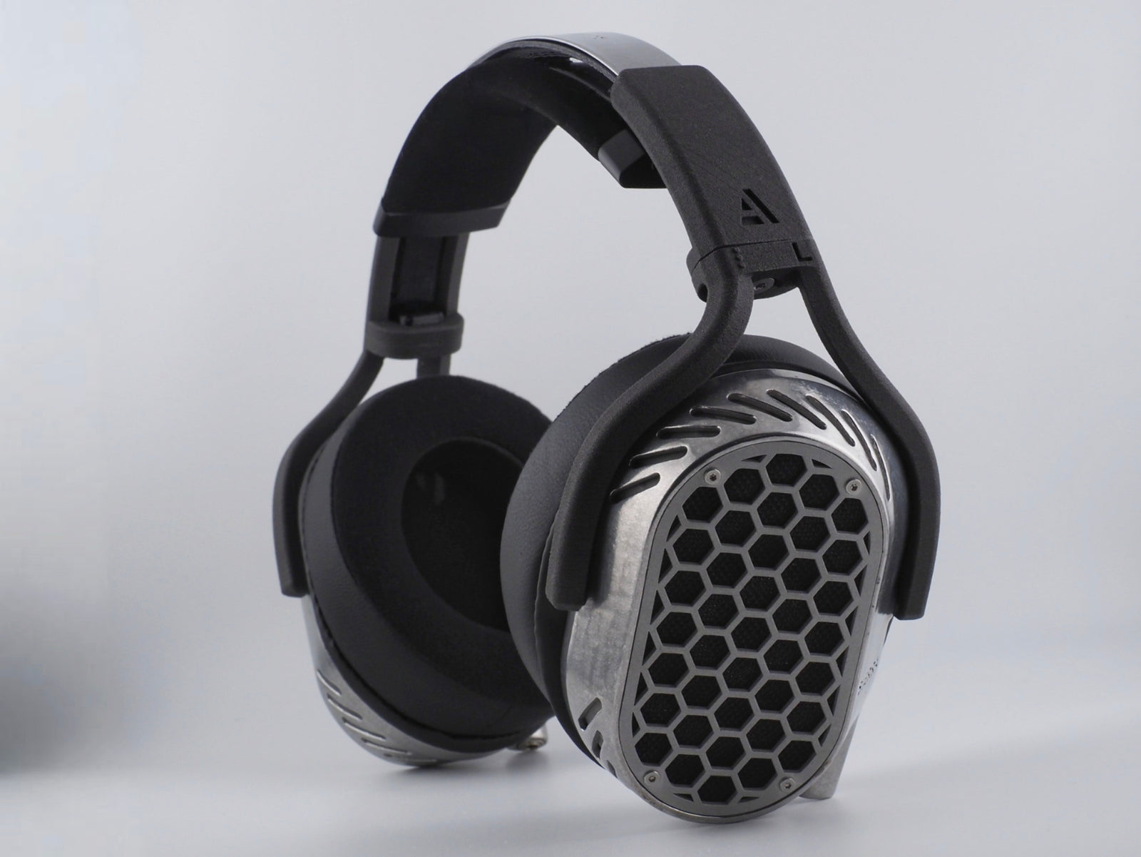 Auribus Acoustics - Sierra Aluminum - The Source AV